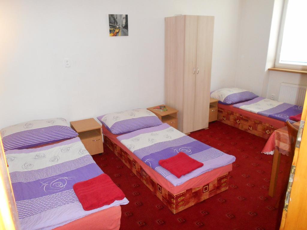 Penzion Apartmany Злин Экстерьер фото